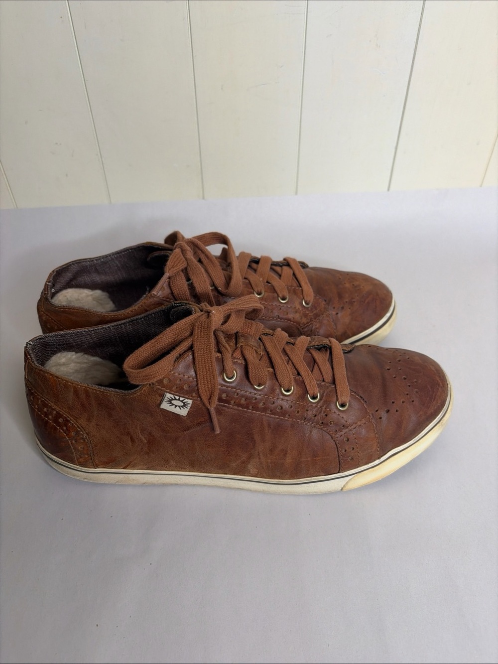 UGG 3115 Brown Leather Lined Lace Up Casual Sneakers - Mens Size 11
